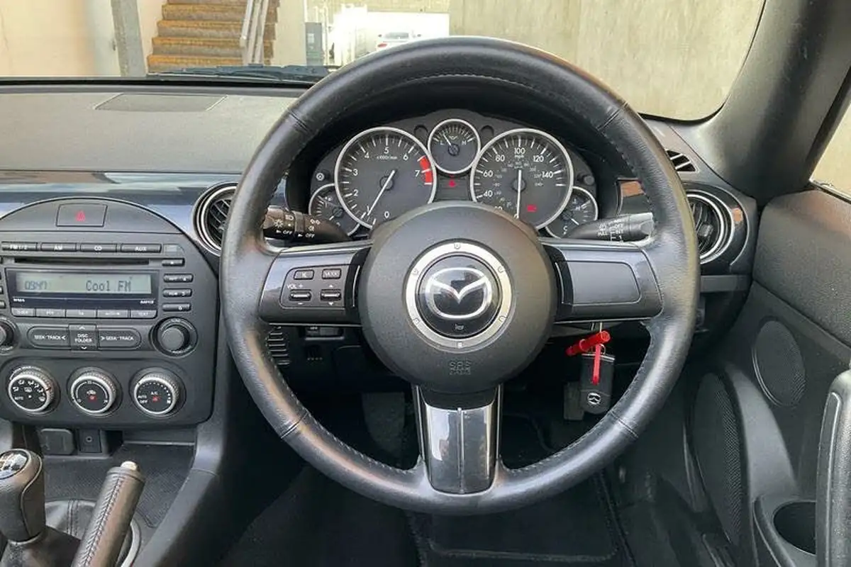 2014-mazda-mx-5-18-se-air-con-big-11