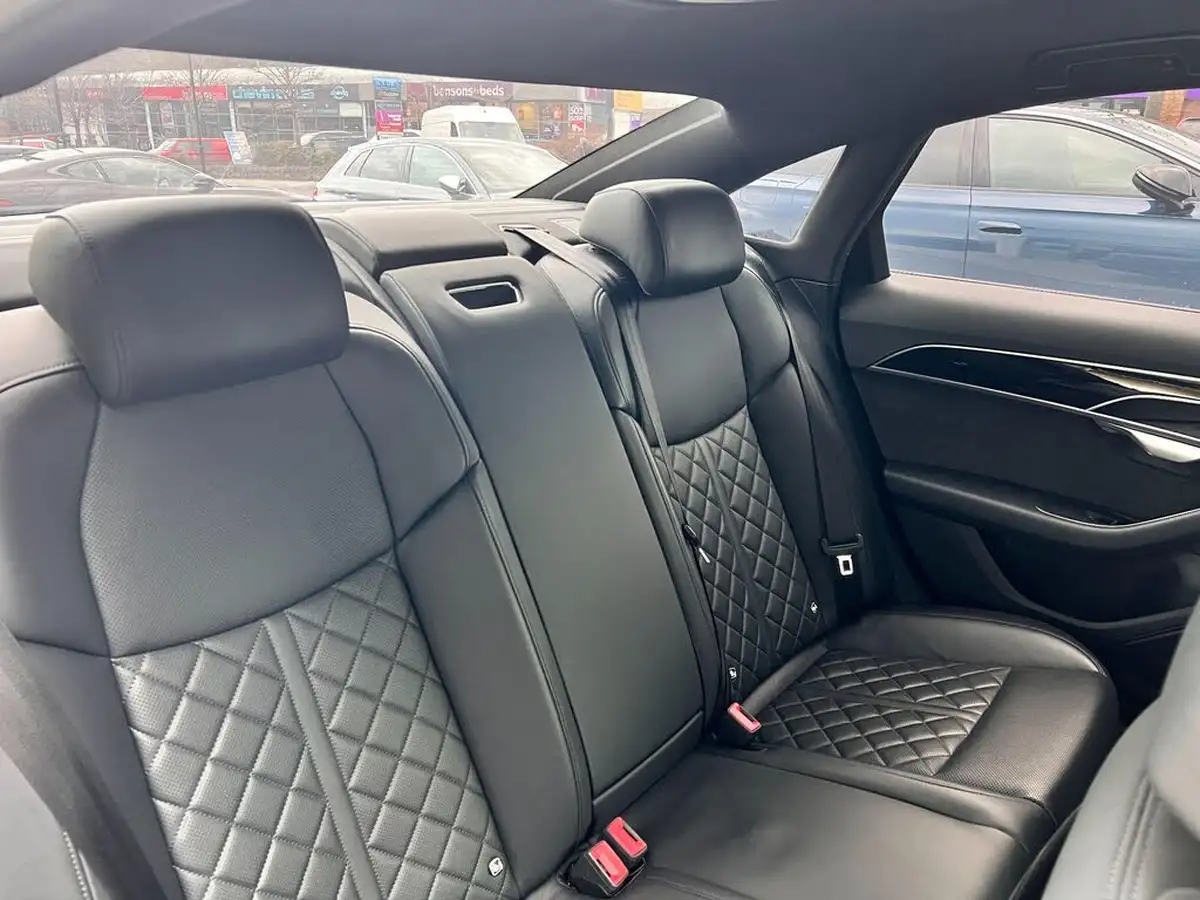 2021-audi-a8-30-55-tfsi-black-edition-big-17