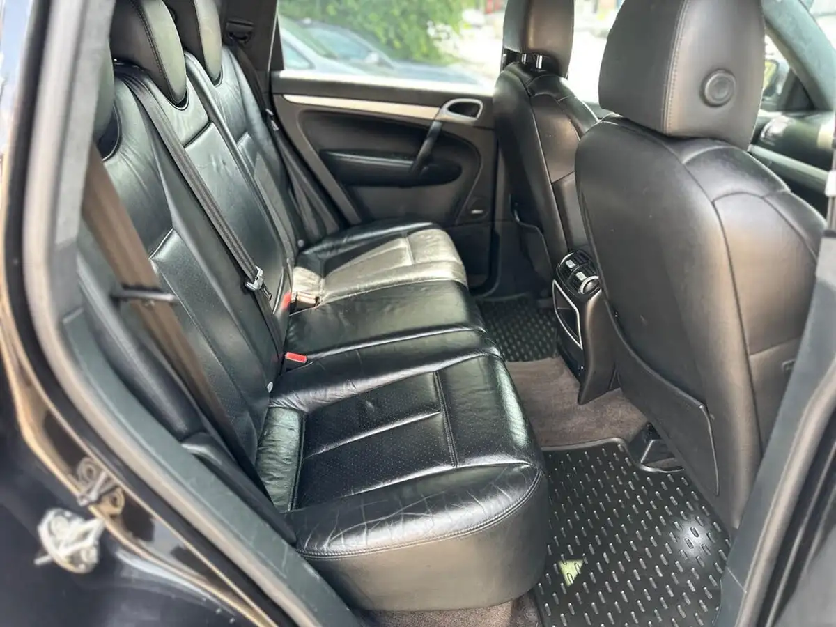 2004-porsche-cayenne-45-turbo-big-13