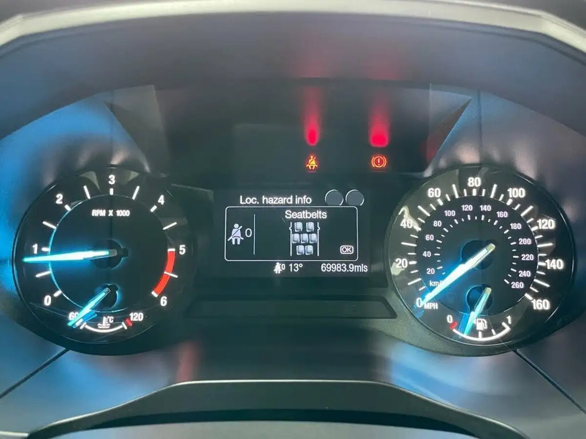 2021-ford-galaxy-20-zetec-big-35