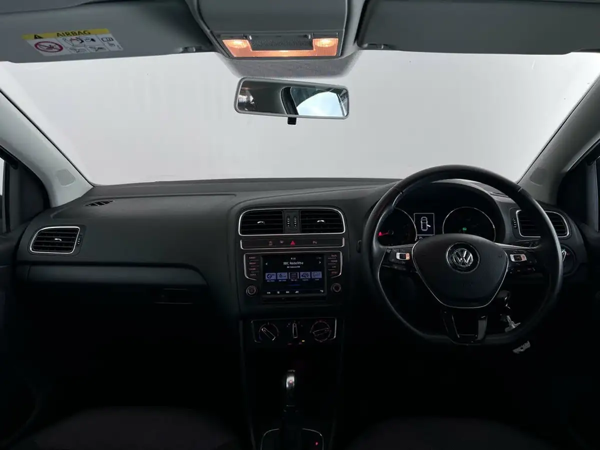 2016-volkswagen-polo-big-15