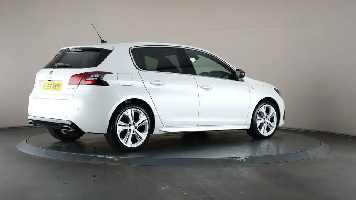 2019-peugeot-308-15-bluehdi-gt-line-big-67