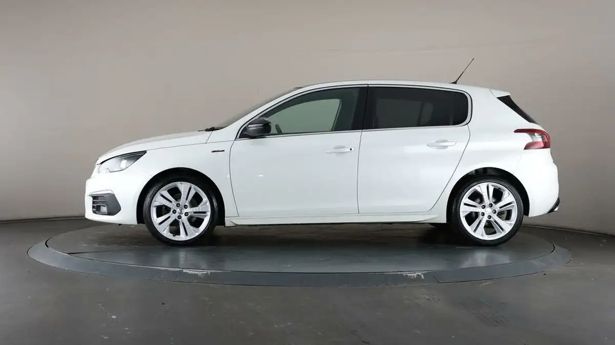 2019-peugeot-308-15-bluehdi-gt-line-big-39