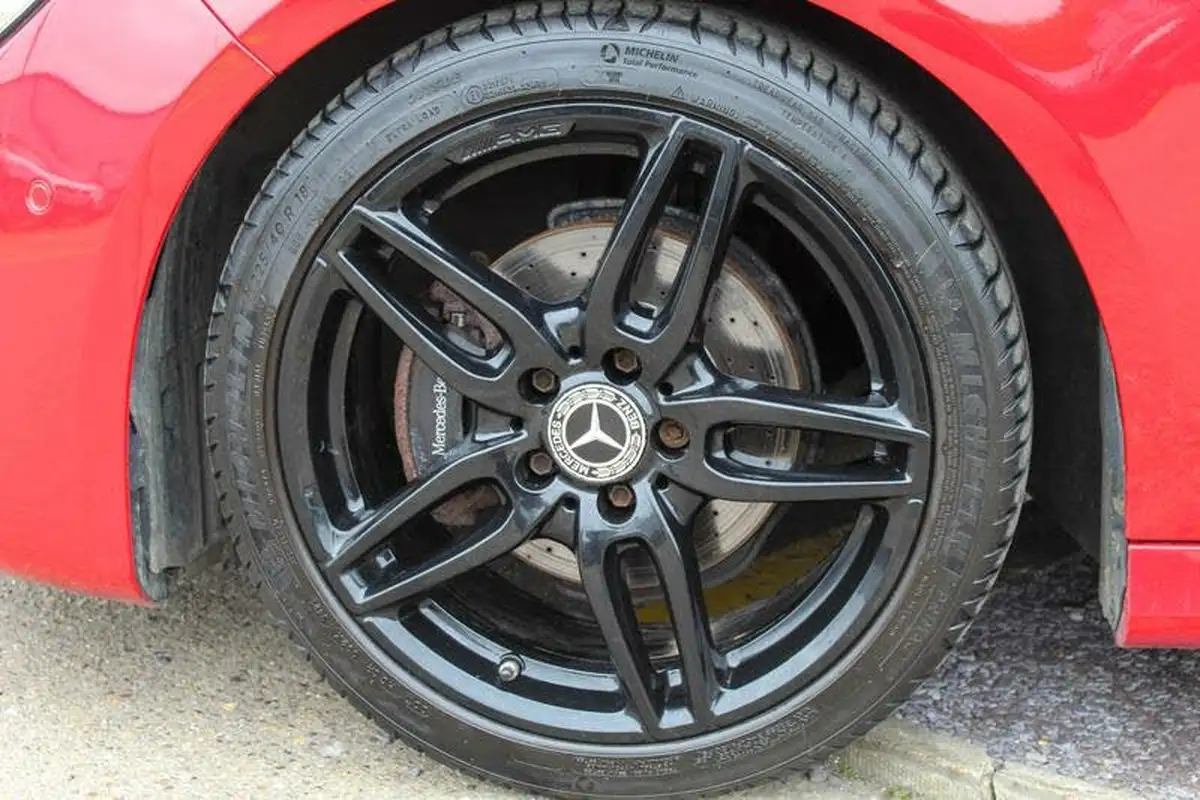 2018-mercedes-benz-cla-16-cla-180-amg-line-coupe-4d-big-15