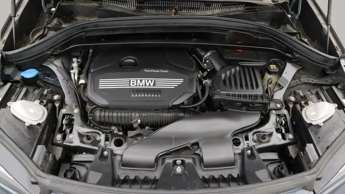 2022-bmw-x1-20-sdrive20i-xline-big-19