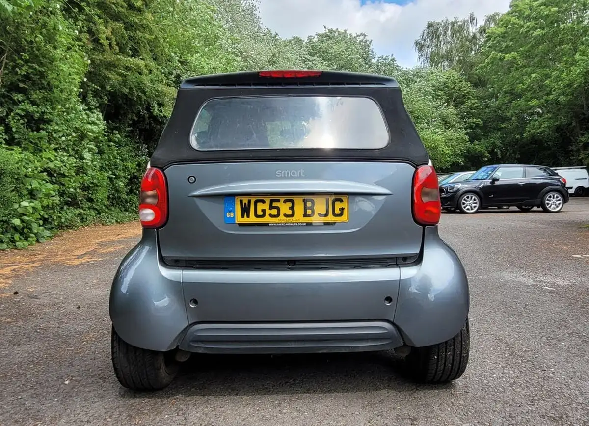 2003-smart-smart-07-passion-cabriolet-2d-big-4