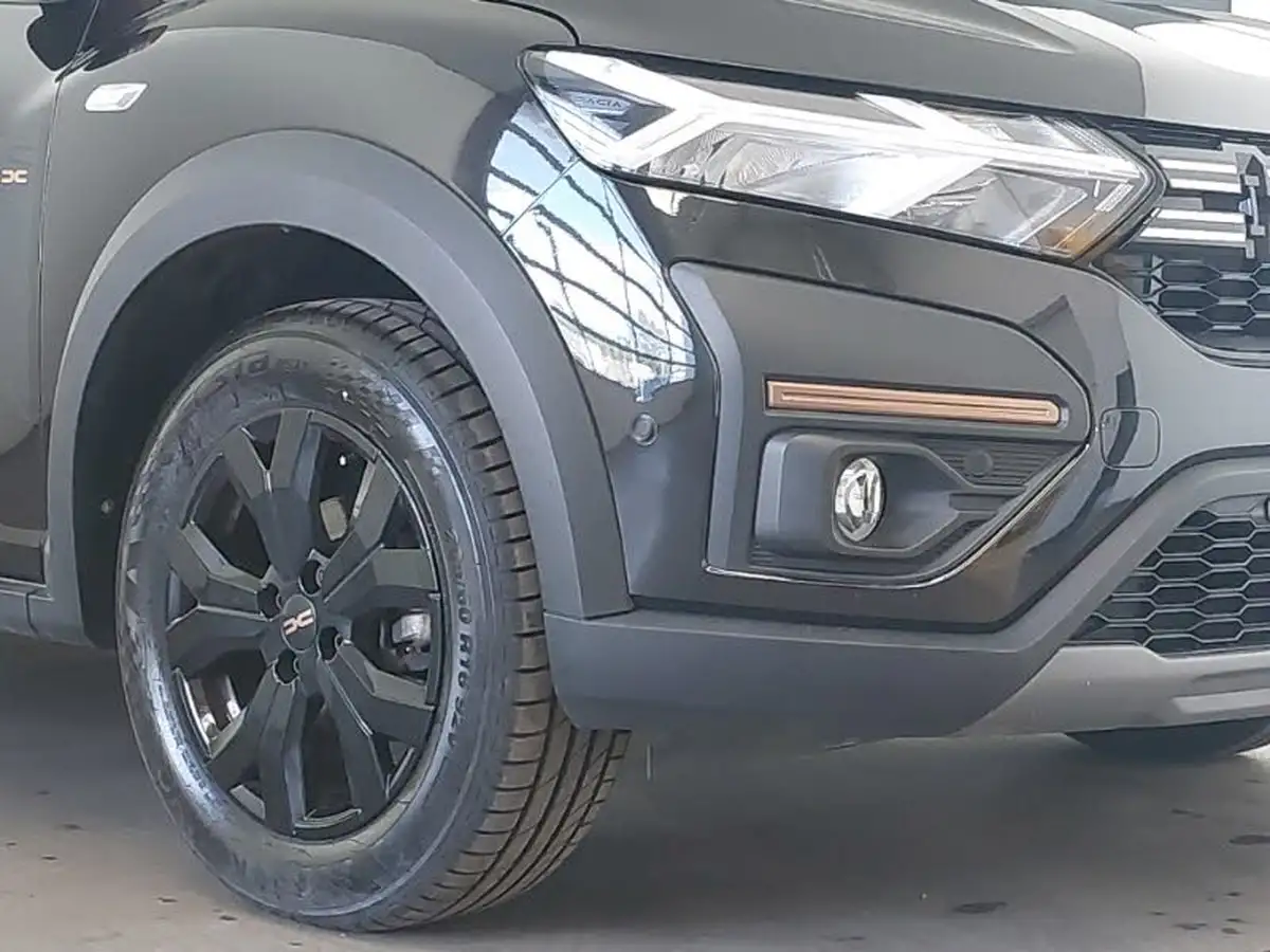 2024-dacia-sandero-stepway-10-tce-extreme-90bhp-big-8