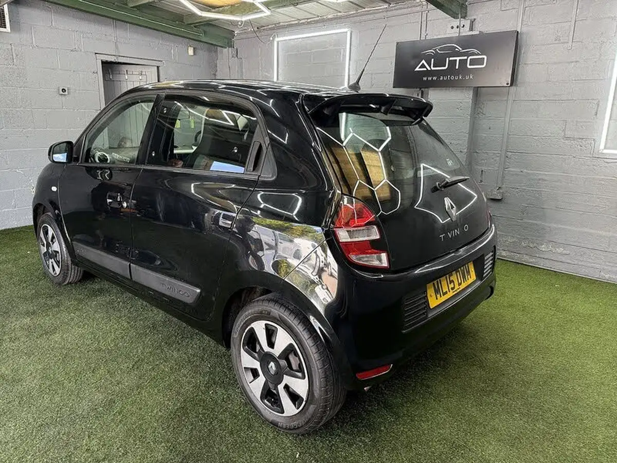 2015-renault-twingo-10-play-big-6