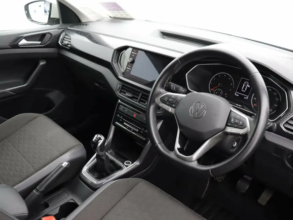 2022-volkswagen-t-cross-10-tsi-sel-big-16