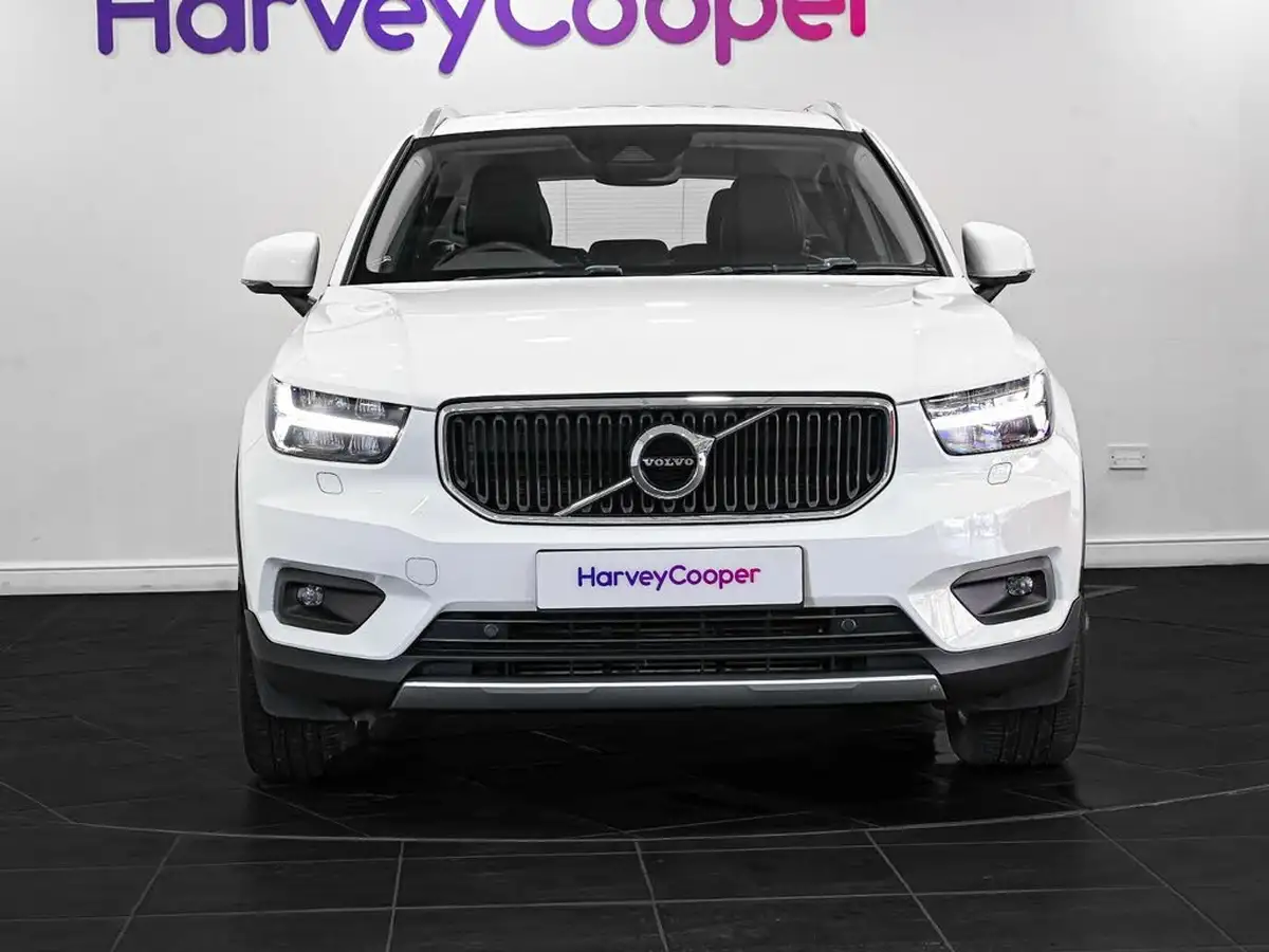2019-volvo-xc40-20td-d3-momentum-pro-awd-geartronic-big-14