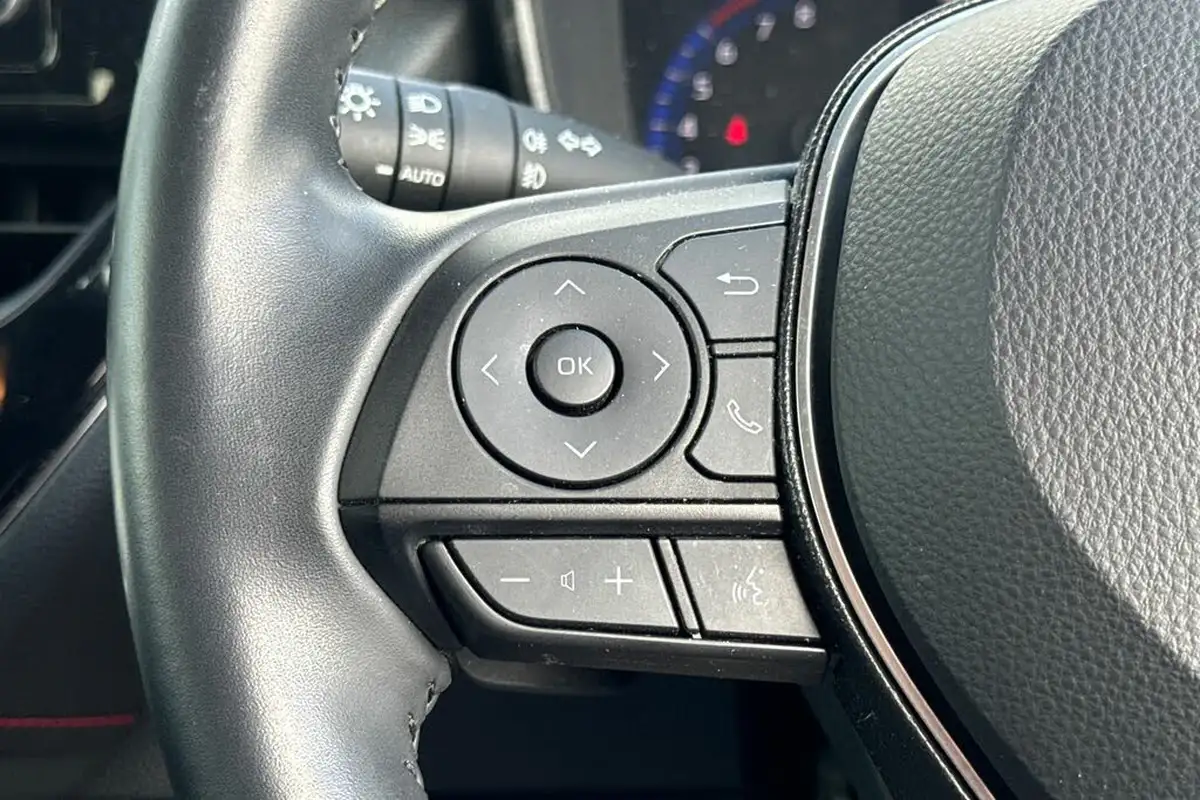 2020-toyota-corolla-20-vvt-i-excel-trk-hatchback-big-10