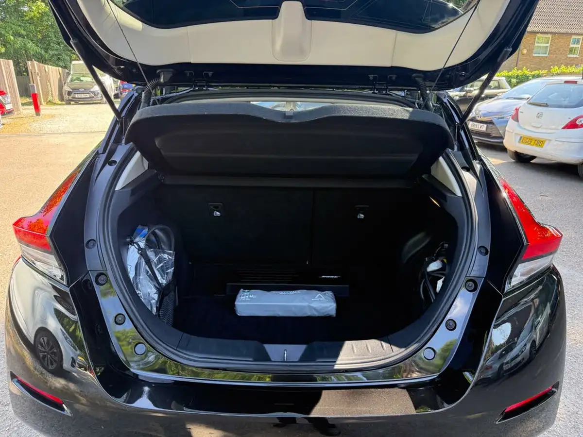 2021-nissan-leaf-e-tekna-big-12