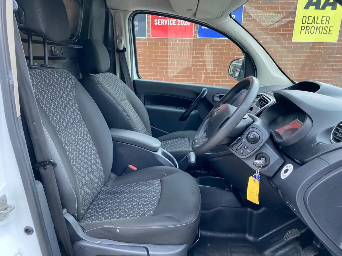 2016-renault-kangoo-15td-ml19-dci-90-business-panel-big-21