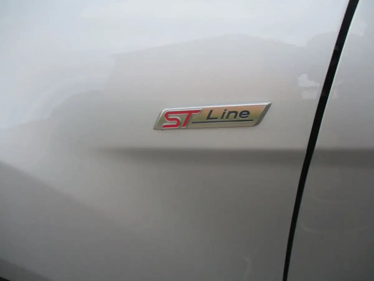2018-ford-ecosport-10t-st-line-125ps-big-41