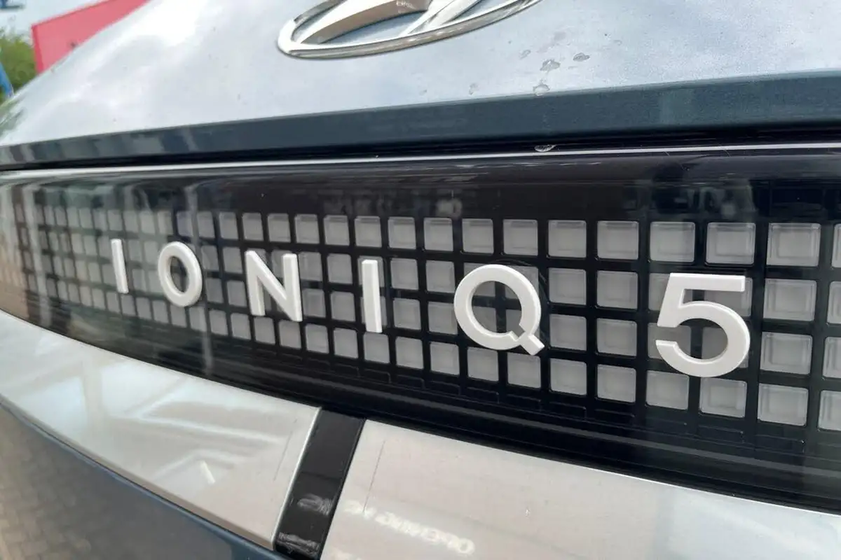 2024-hyundai-ioniq-5-e-premium-228ps-77kwh-rwd-big-28