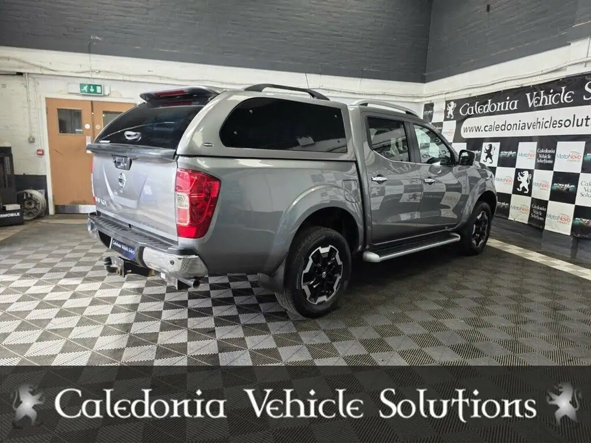 2021-nissan-navara-23dci-tt-tekna-8-navileather-auto-big-3