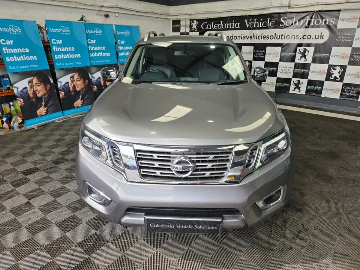 2021-nissan-navara-23dci-tt-tekna-8-navileather-auto-big-30