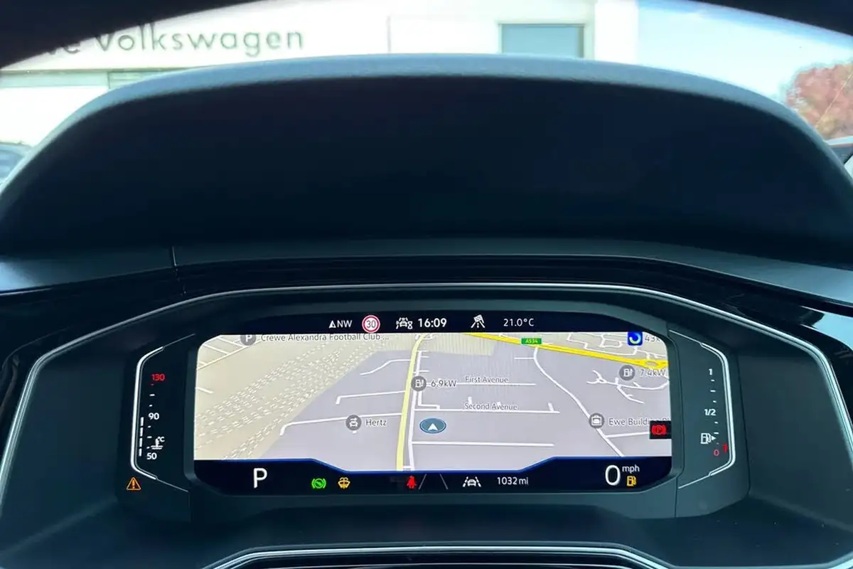 2025-volkswagen-taigo-15-tsi-r-line-big-27