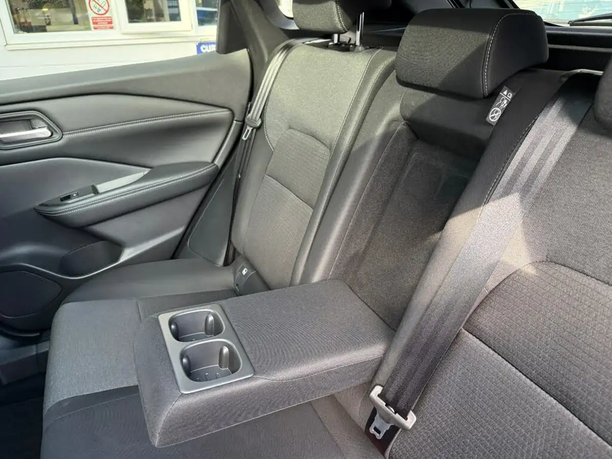 2022-nissan-qashqai-13-dig-t-n-connecta-140ps-big-46