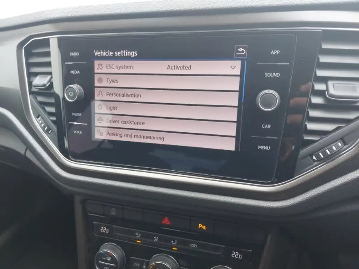 2020-volkswagen-t-roc-10-tsi-se-115ps-big-17
