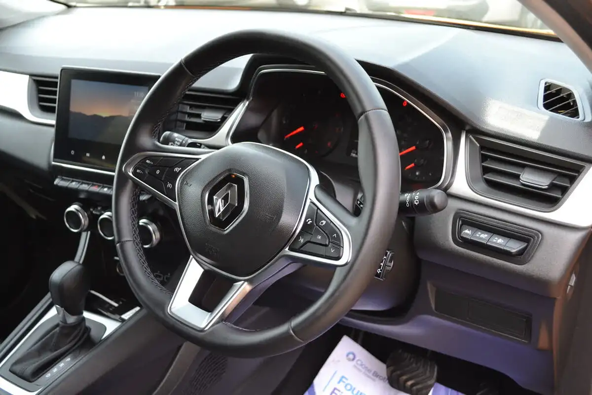 2022-renault-captur-13-tce-iconic-edition-edc-auto-big-9
