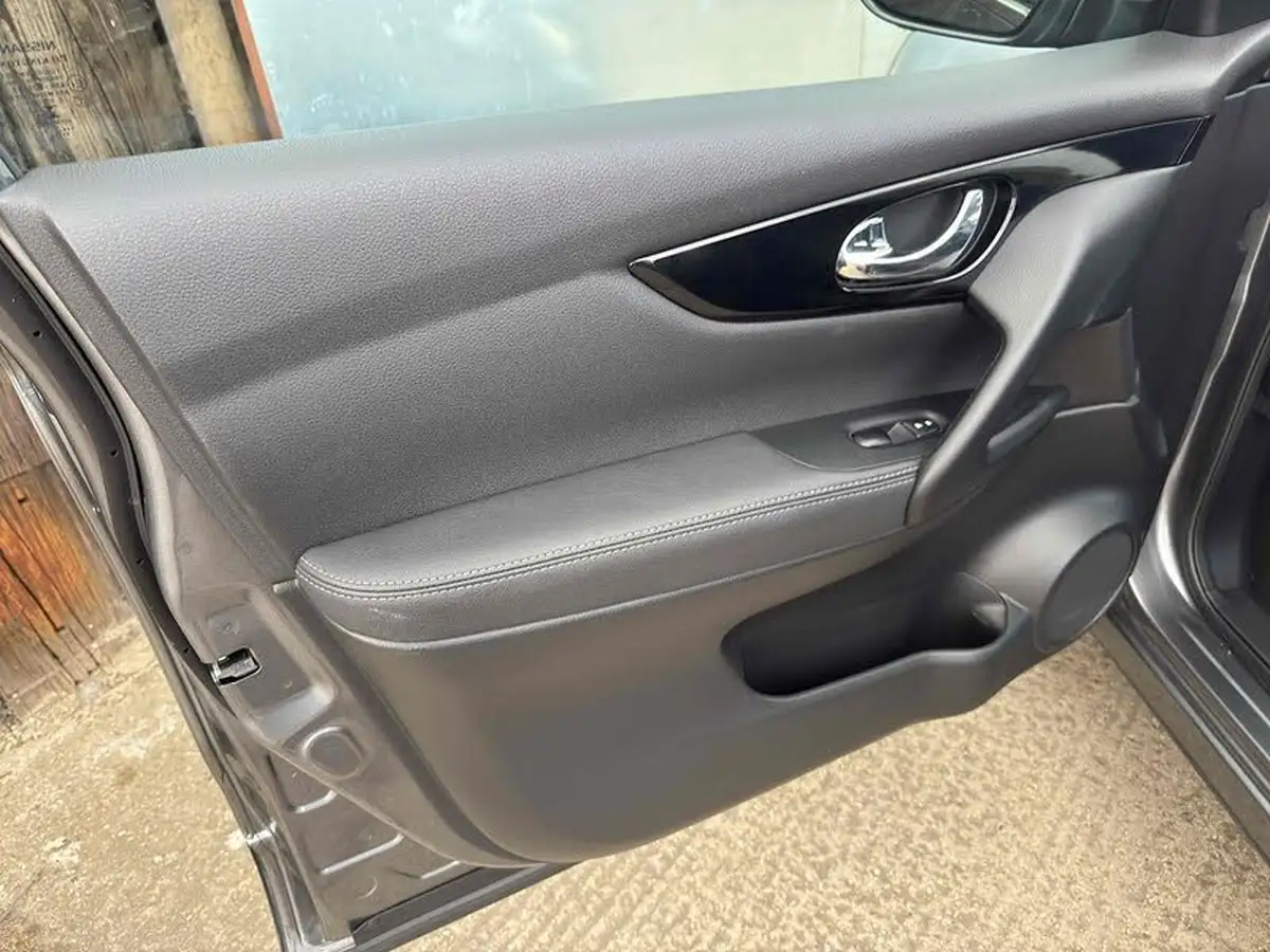 2015-nissan-qashqai-12-tekna-xtronic-cvt-big-19
