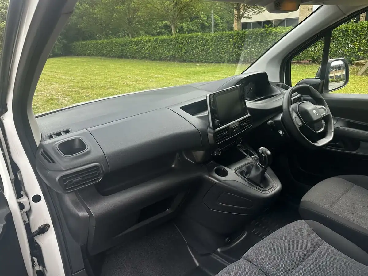 2021-peugeot-partner-15-bluehdi-1000-professional-premium-100pseu6d-big-29