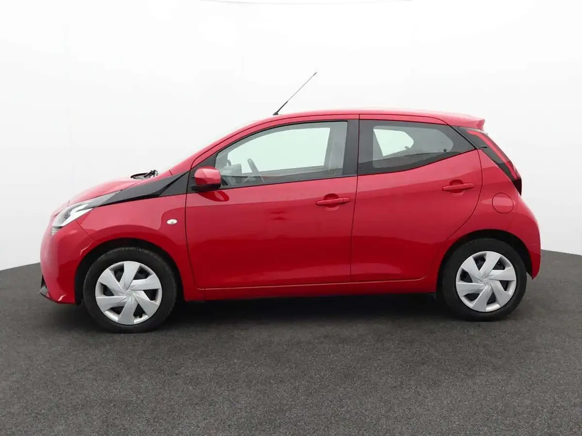 2019-toyota-aygo-10-vvt-i-x-play-big-4