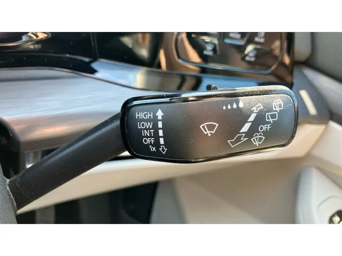 2020-volkswagen-golf-15-tsi-style-150ps-hatchback-big-24