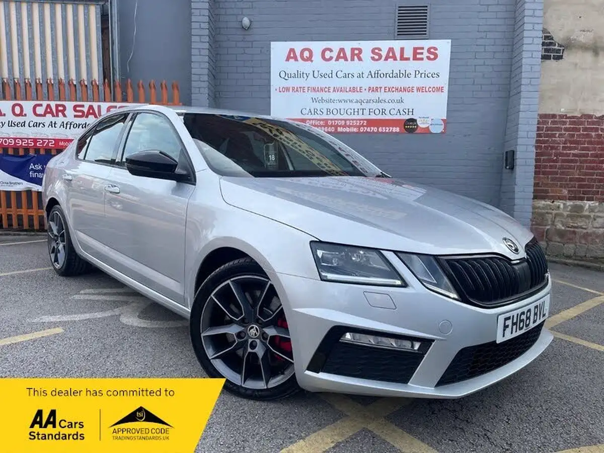 2019-skoda-octavia-20-tsi-vrs-hatchback-dsg-big-0