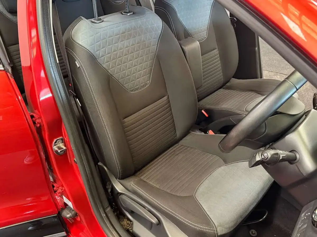 2015-renault-clio-09-dynamique-s-big-10