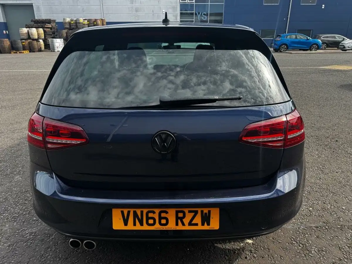 2017-volkswagen-golf-20tdi-gtd-bmt-hatchback-5d-big-6