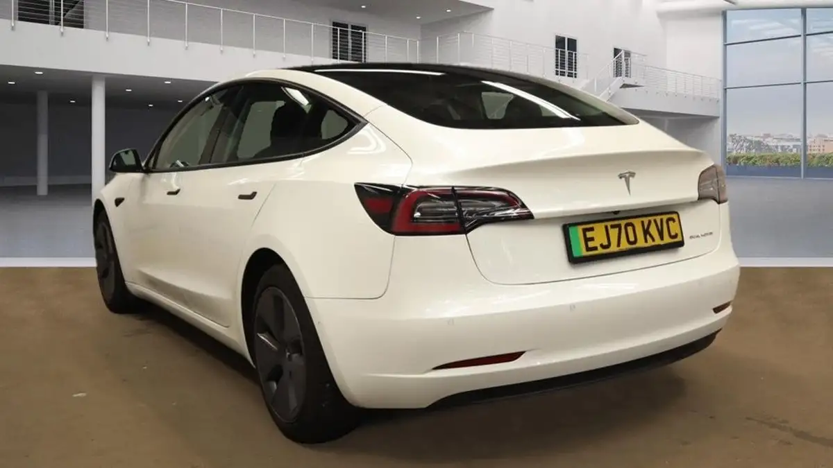 2020-tesla-model-3-e-standard-plus-big-1