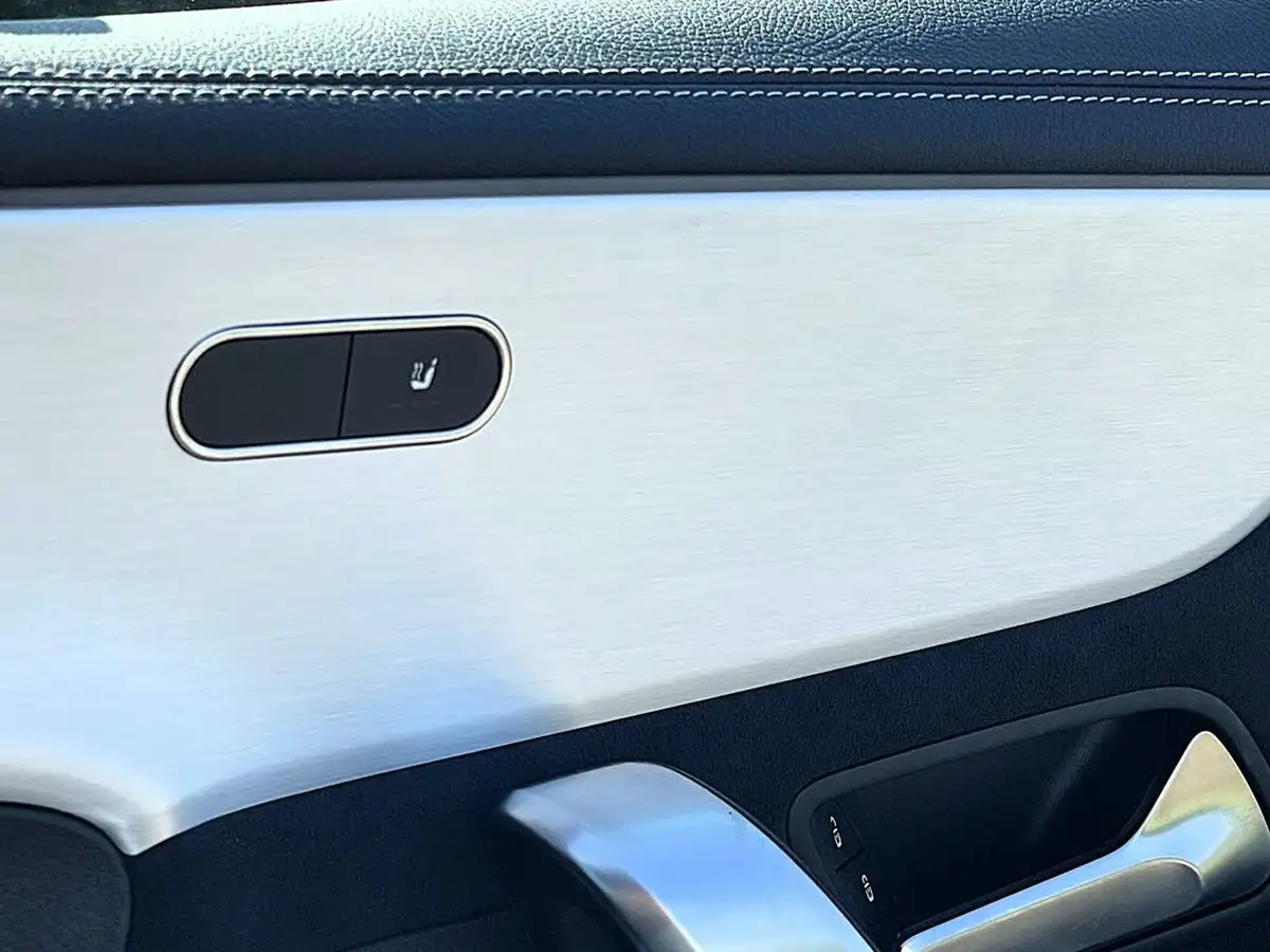 2021-mercedes-benz-a-class-13-a200-exclusive-edition-7g-dct-big-20