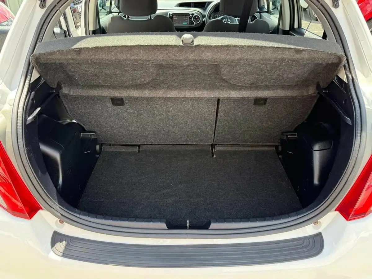 2012-toyota-yaris-133-tr-vvt-i-5d-big-35