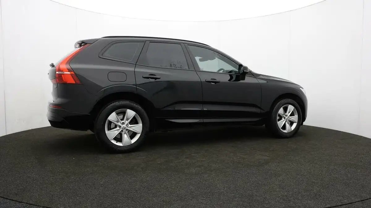 2021-volvo-xc60-20-b5-momentum-big-37