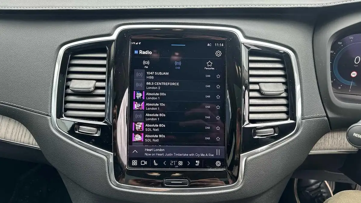 2022-volvo-xc90-20-t8-ultimate-bright-big-16