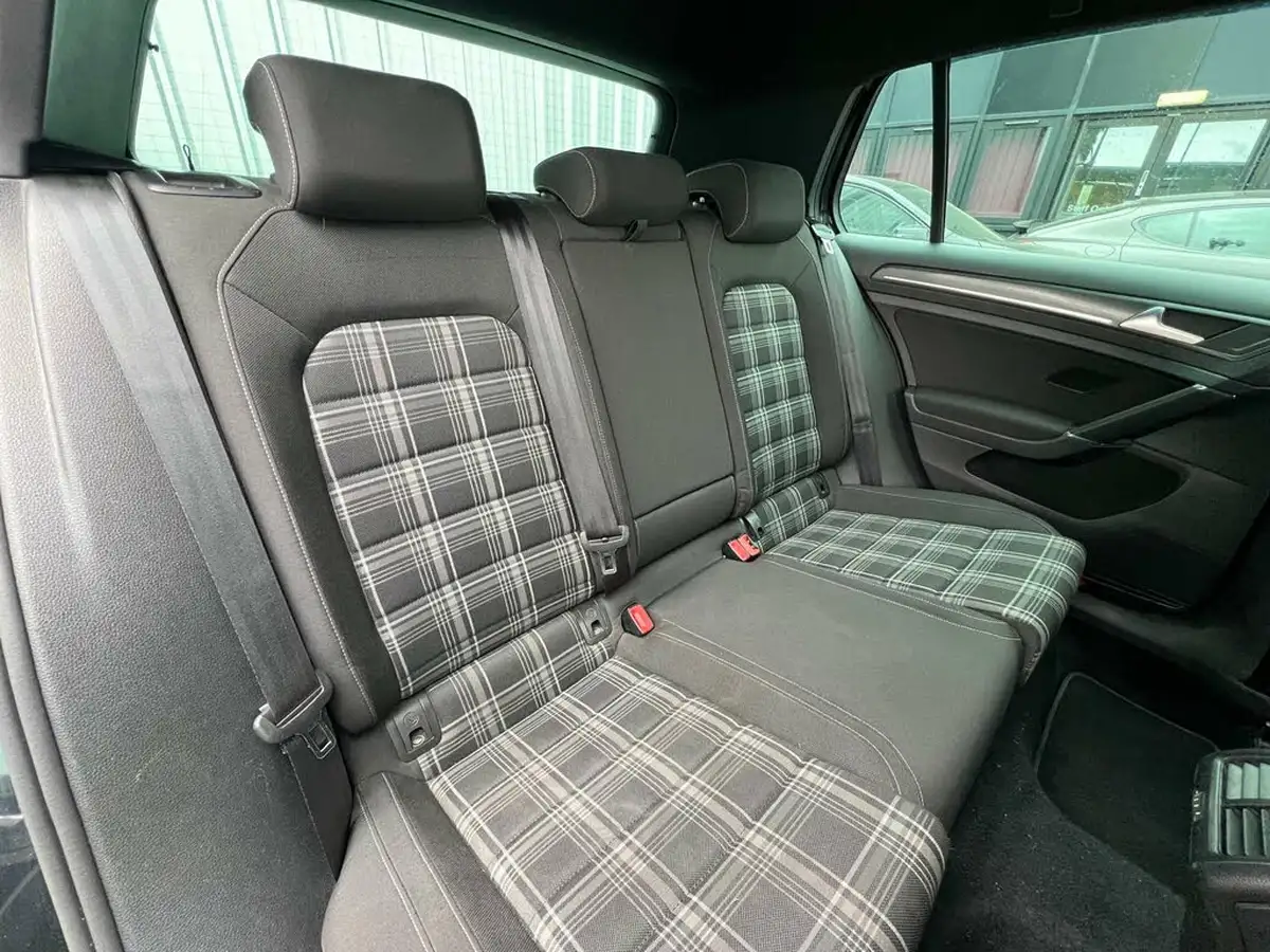 2018-volkswagen-golf-20tdi-gtd-hatchback-5d-big-22