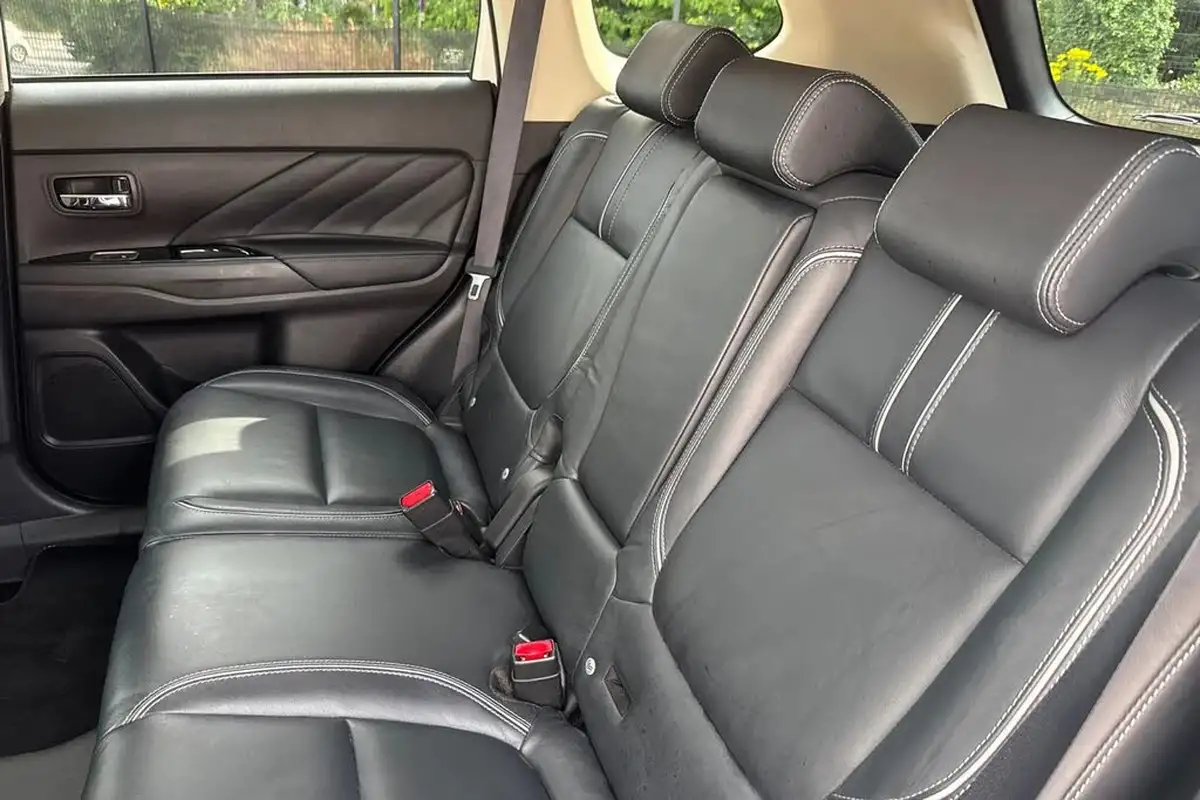 2017-mitsubishi-outlander-20-4hs-phev-5st-big-18