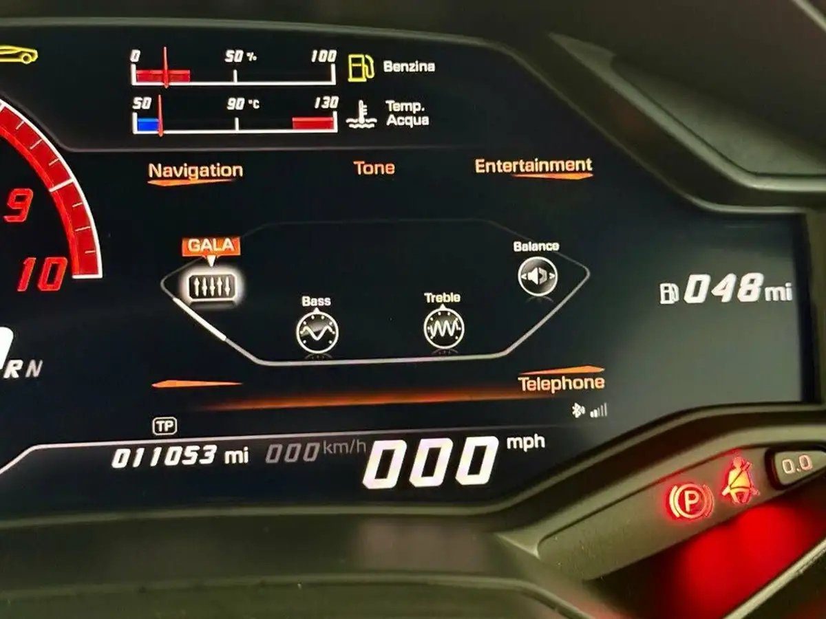 2015-lamborghini-huracan-52-lp-610-4-4wd-coupe-big-25