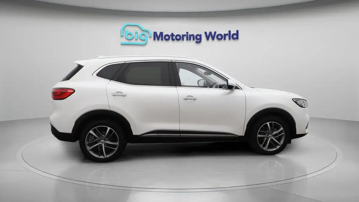 2023-mg-hs-15t-gdi-exclusive-162ps-dct-big-8