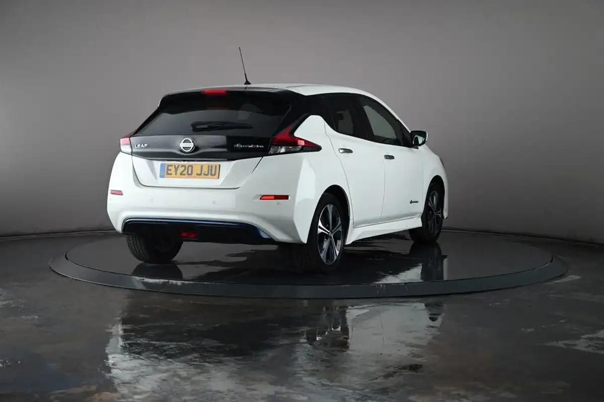 2020-nissan-leaf-e-e-tekna-big-24