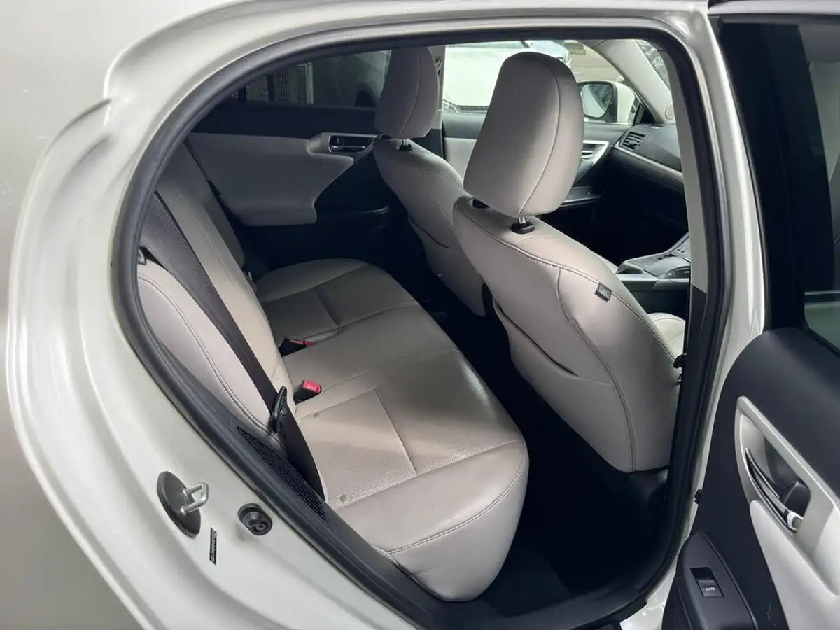 2012-lexus-ct-200h-18-se-l-cruise-big-16