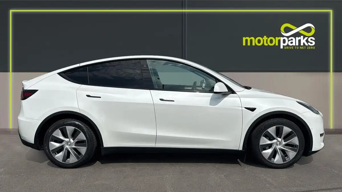 2022-tesla-model-y-e-long-range-big-1