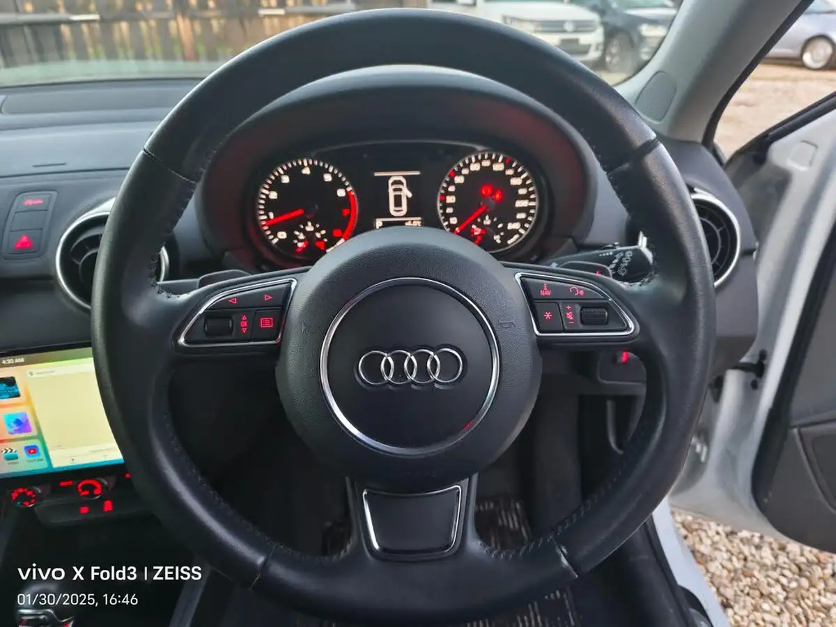2013-audi-a1-big-13