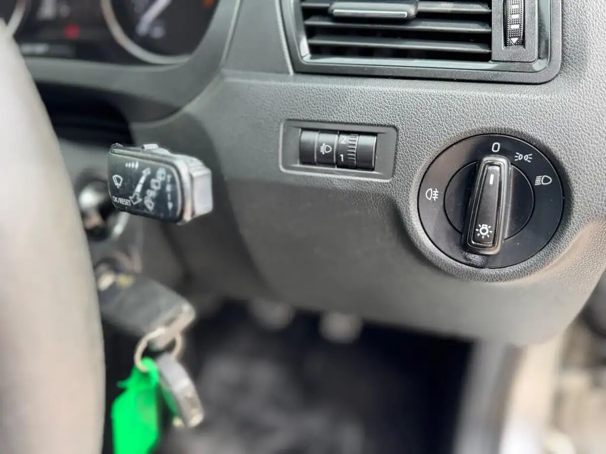 2016-skoda-rapid-spaceback-14tdi-s-big-32