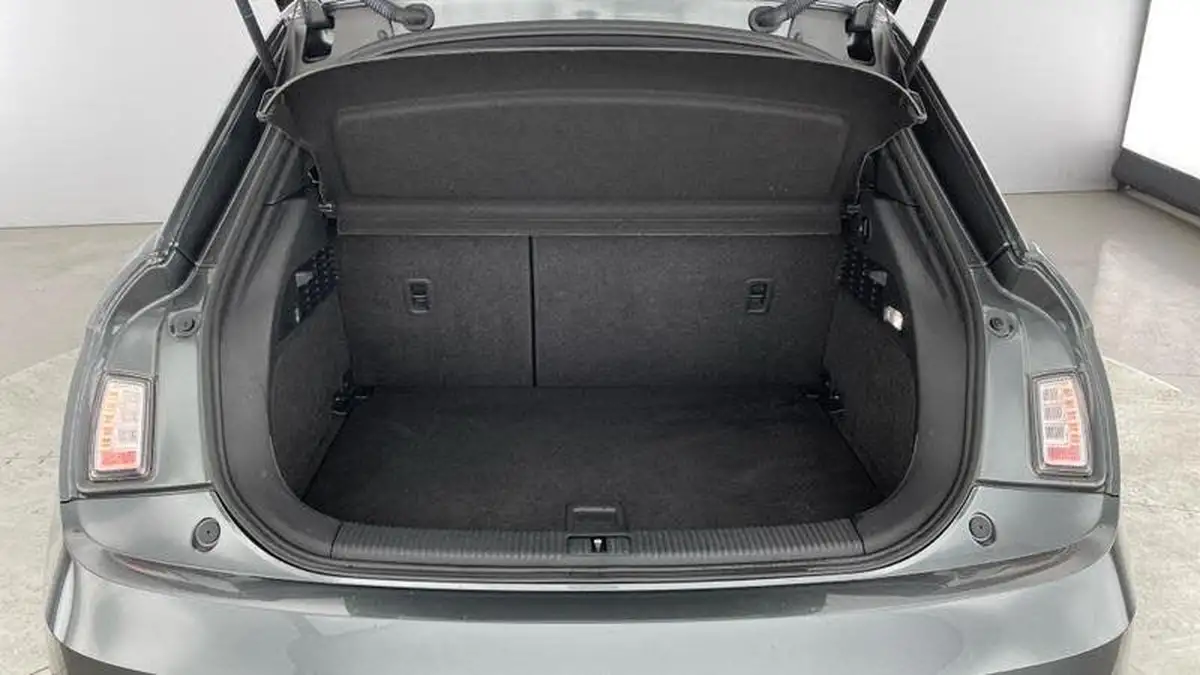 2015-audi-a1-14-s-line-150ps-cod-ss-sportback-5d-1395cc-tronic-big-30