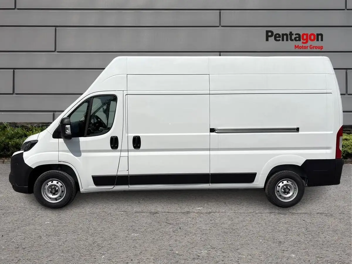 2024-vauxhall-movano-big-14