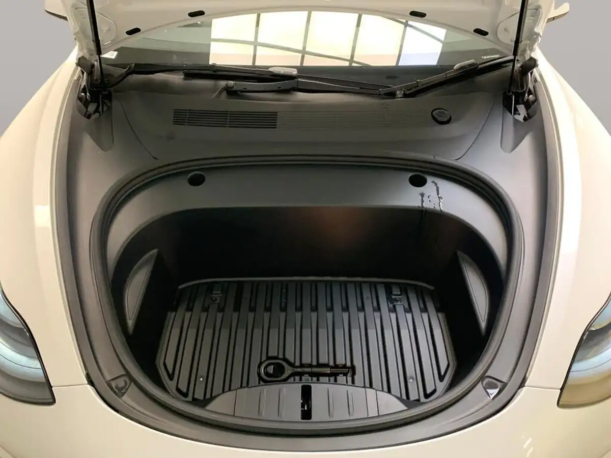 2023-tesla-model-3-e-long-range-346bhp-big-40