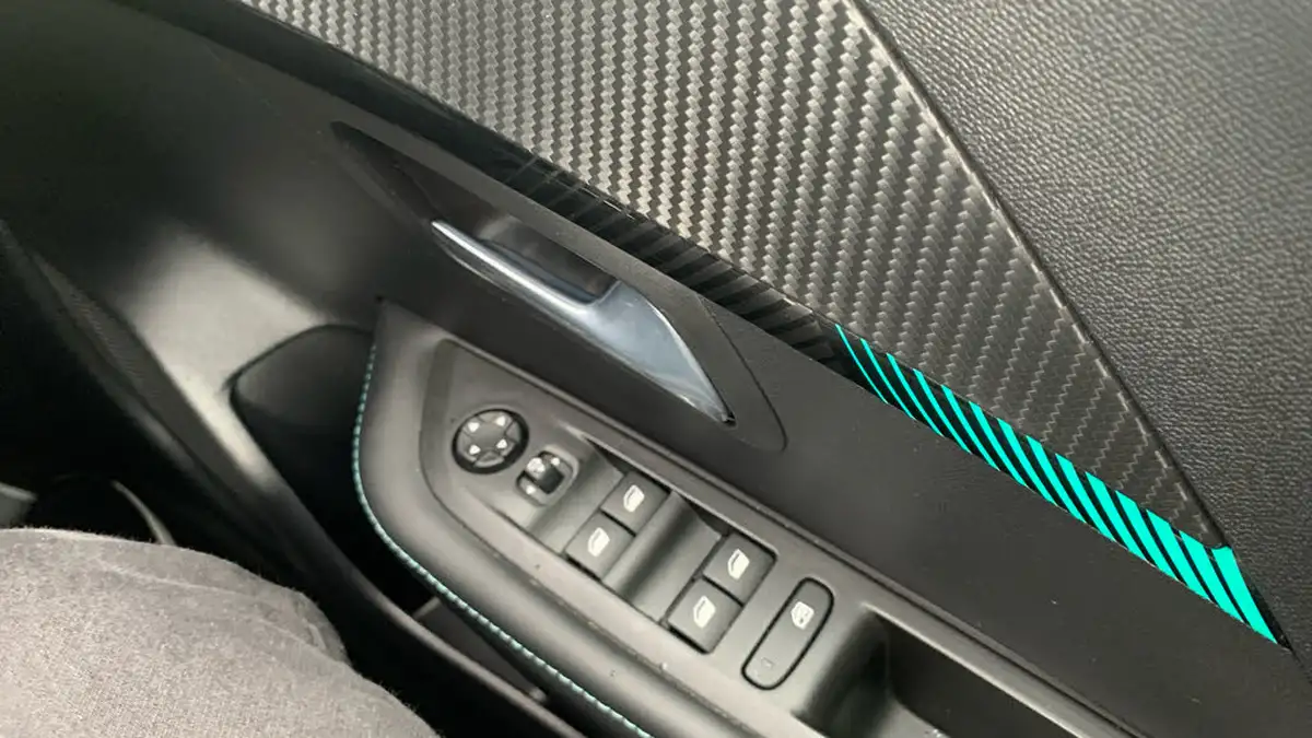 2022-peugeot-208-e-allure-premium-big-21